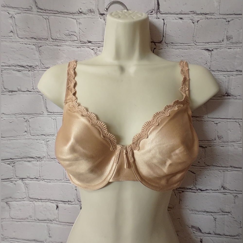 Wacoal Full Coverage Underwire Beige Lace Applique 34C RibbonT Shirt Bra Vintage